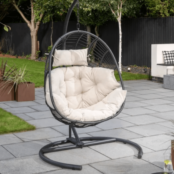 Hanging Egg Chair or £150 cash + Instant wins